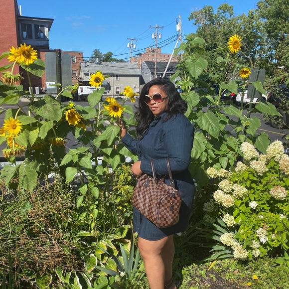 Meet your Posher, Tina - Picture 1 of 1